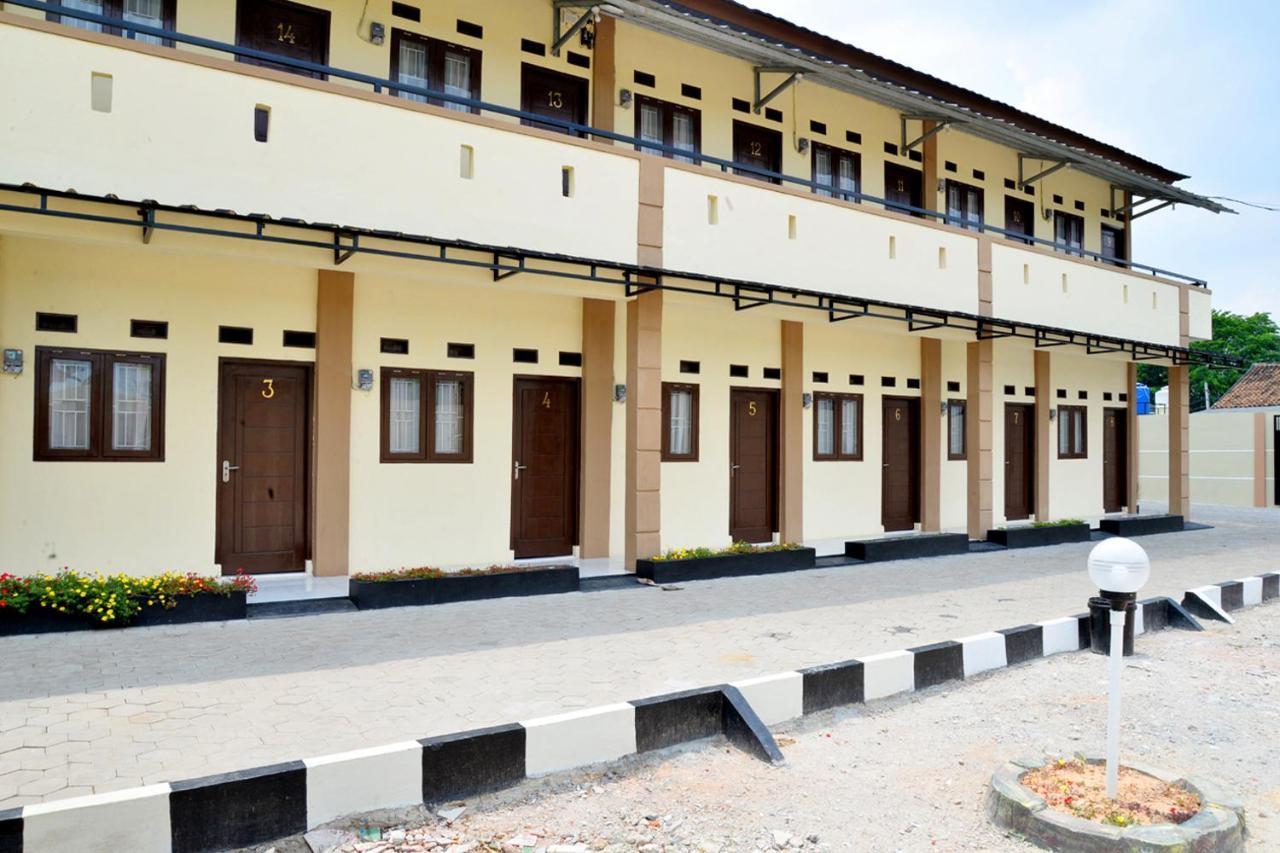 Haura Syariah Home Stay Bandar Lampung Exterior photo